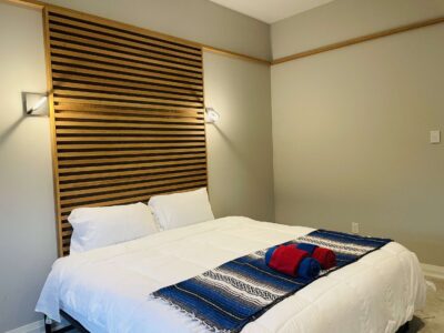 210-Deluxe King Room - Image 3