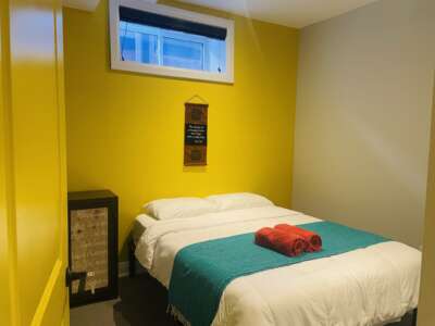B05B-Deluxe Queen Room