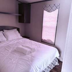 G03-Backyard Resort Queen Room