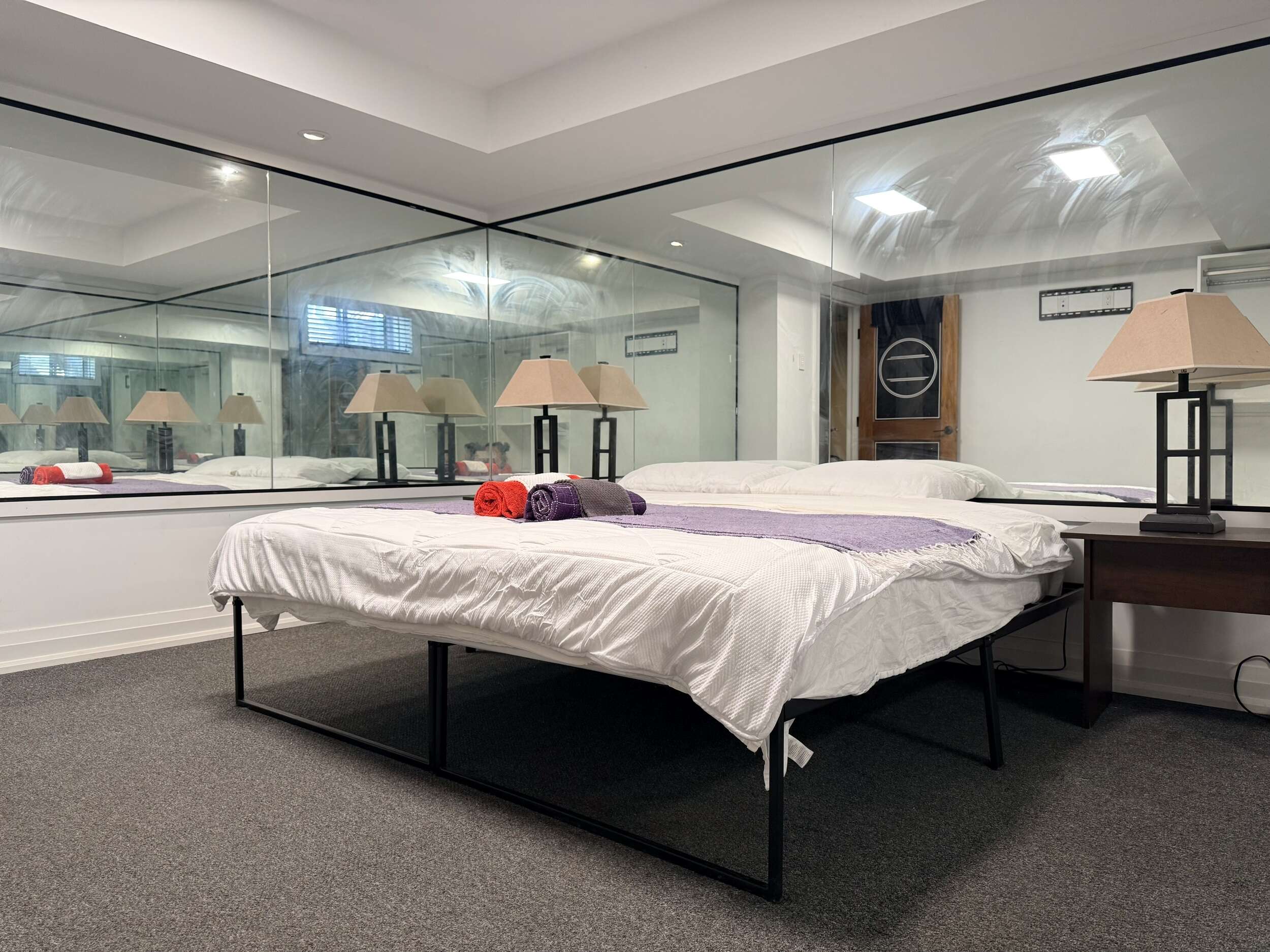 B02-Elite Mirror King Room - Image 2