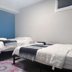 B06-2 Queens Room