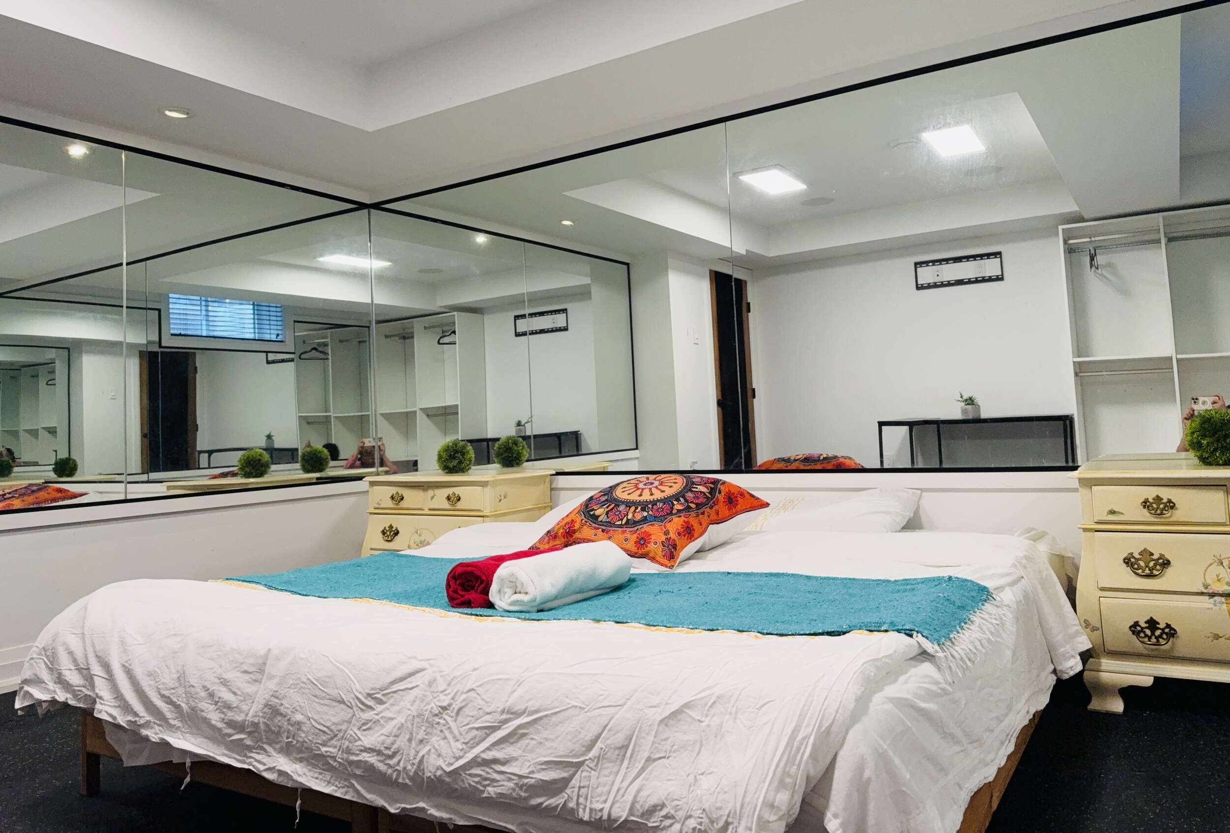 B02-Detachment King Room - Image 2