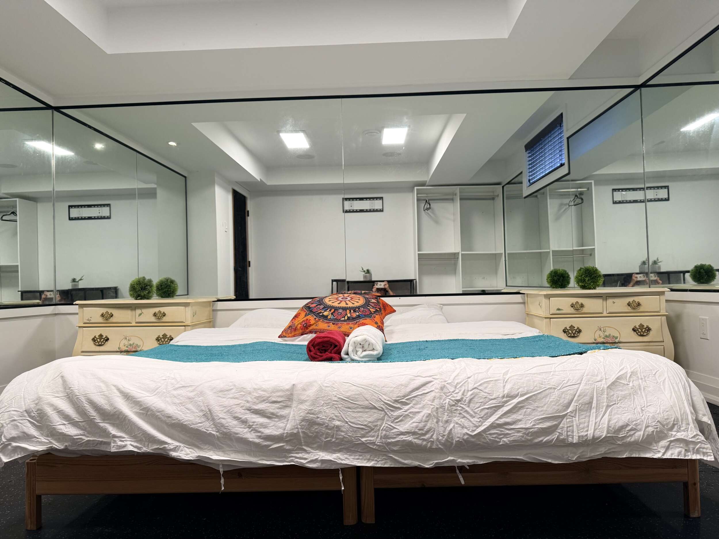 B02-Detachment King Room - Image 3
