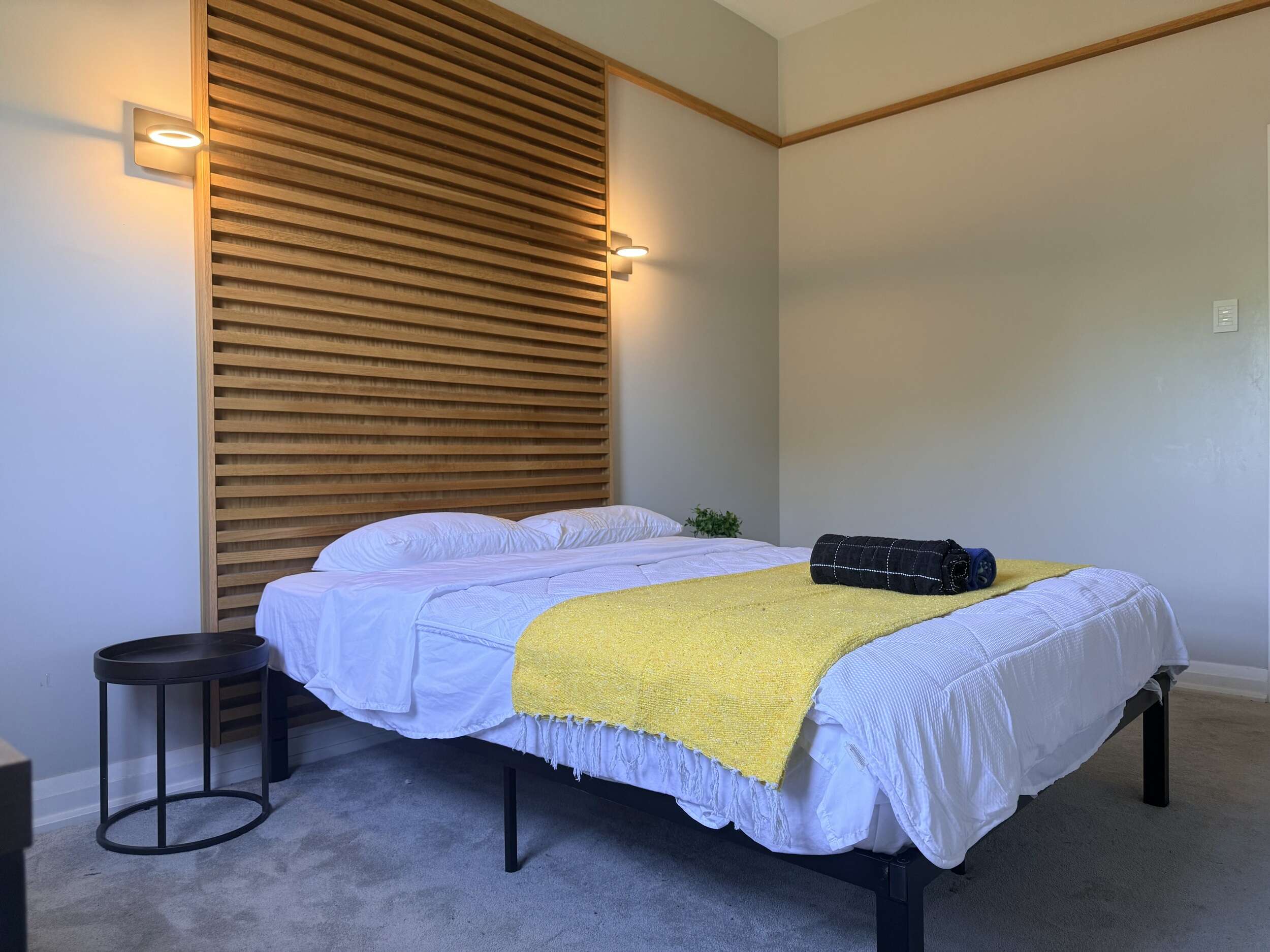 211-Premier King Room - Image 7