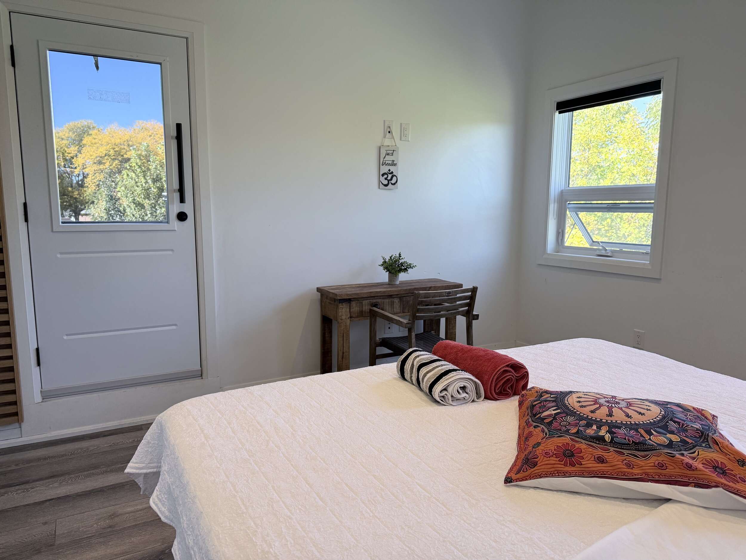 212-Peace King Suite with Private Balcony - Image 7