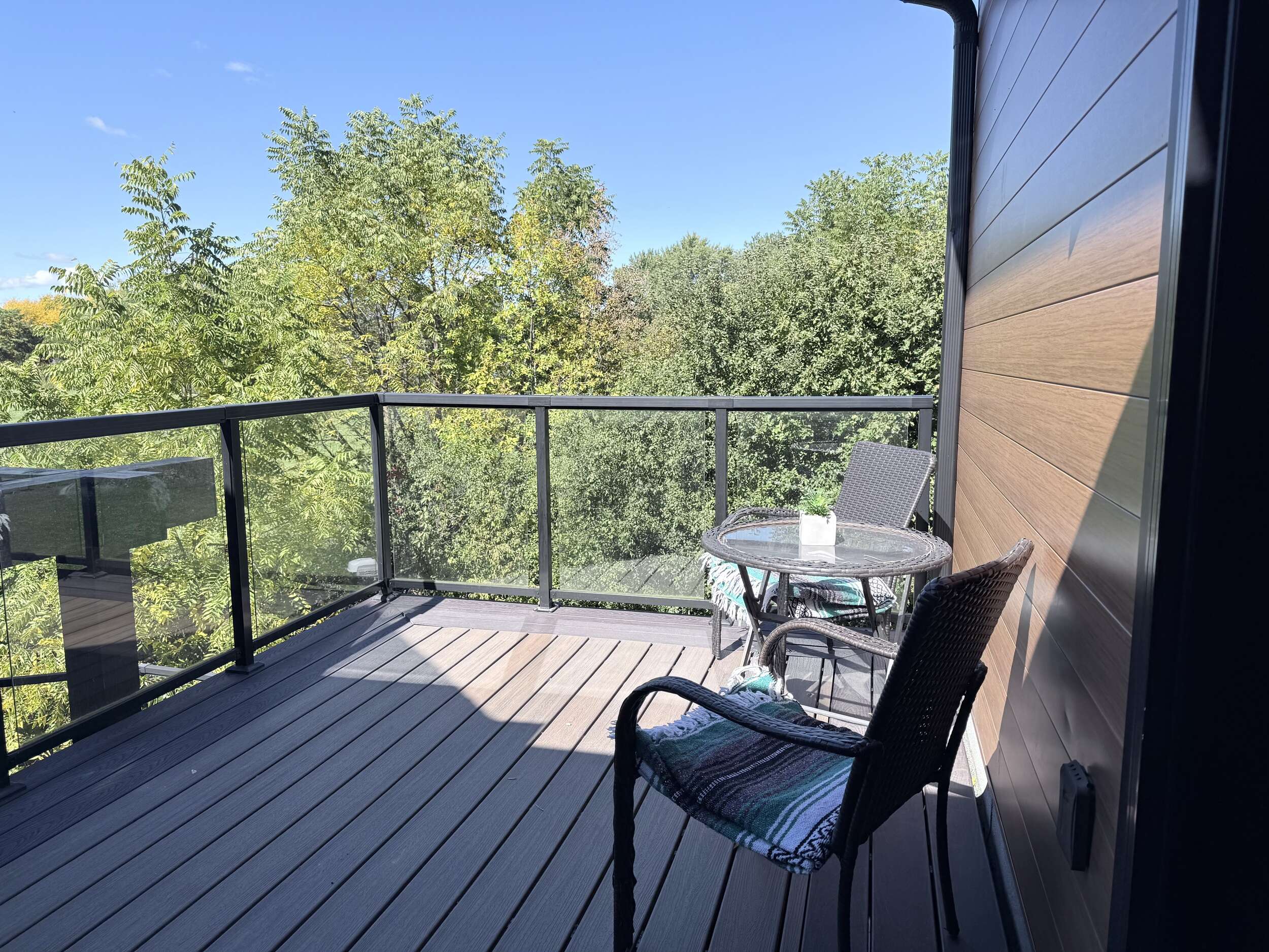 212-Peace King Suite with Private Balcony - Image 10